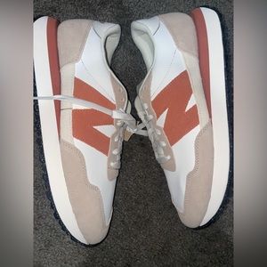 New Balance 237
